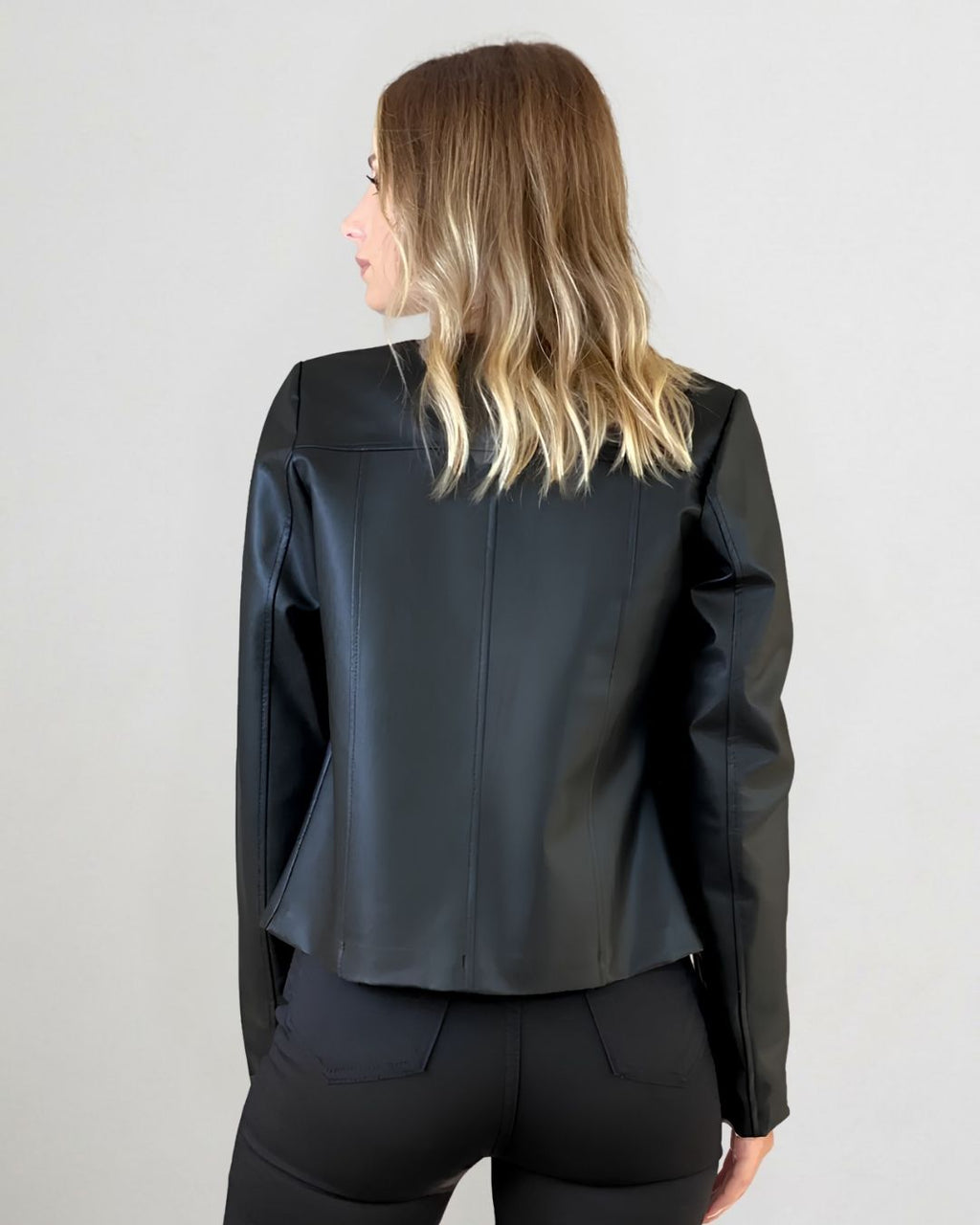 LERMONA The Noir Essential